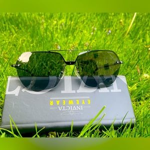 Invicta aviator black sunglasses
